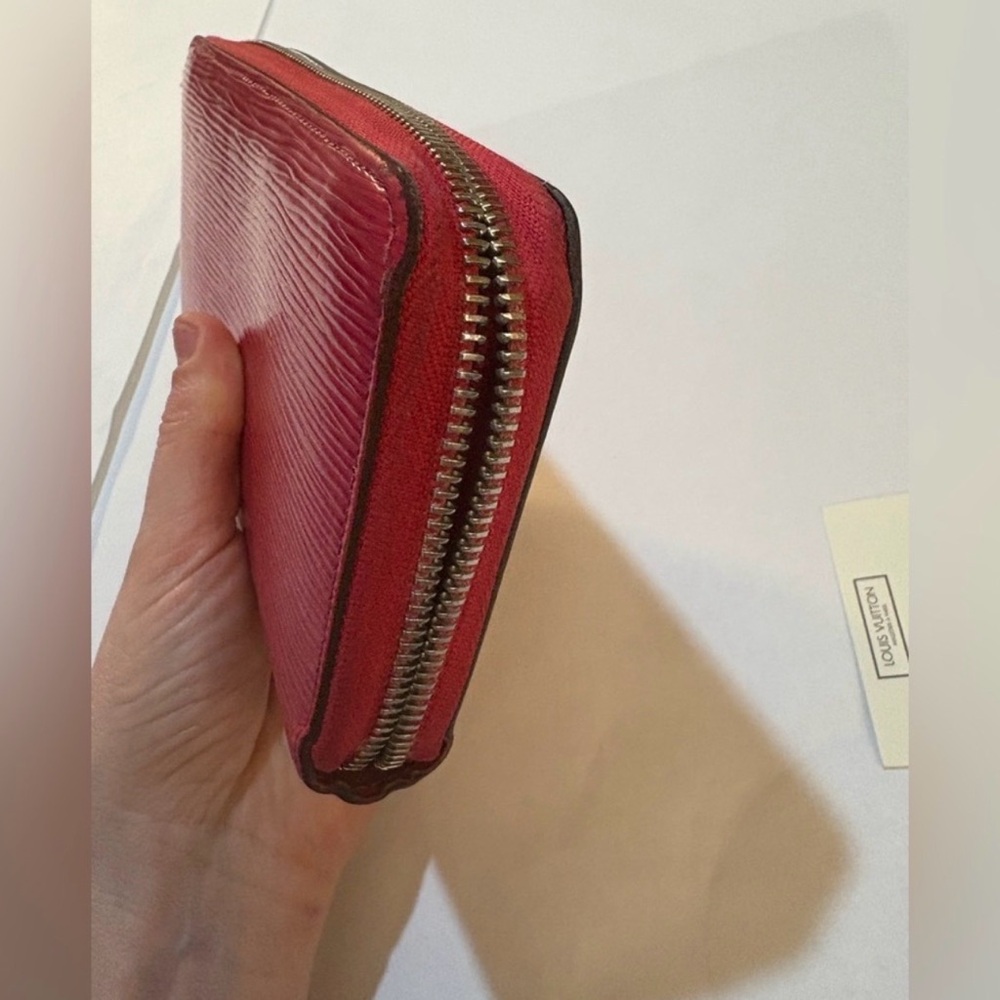 Louis Vuitton Zippy Wallet Fuchsia Epi - Picture 4 of 12